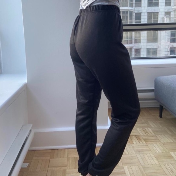 Amazing black boyfriend sweatpants. - Picture 2 of 4